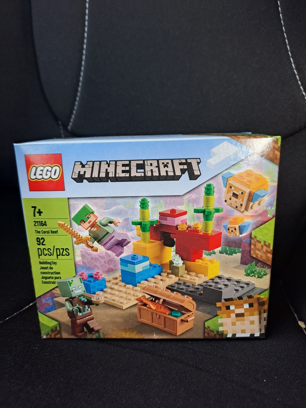 LEGO Minecraft The Coral Reef Building Set - Red/Blue/Yellow NWT